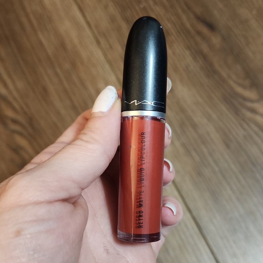 MAC Retro Liquid Lipcolour Chili Addict